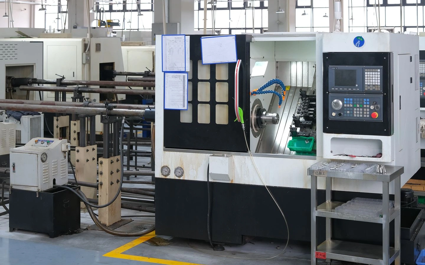 CNC turning center for shafts and threaded parts