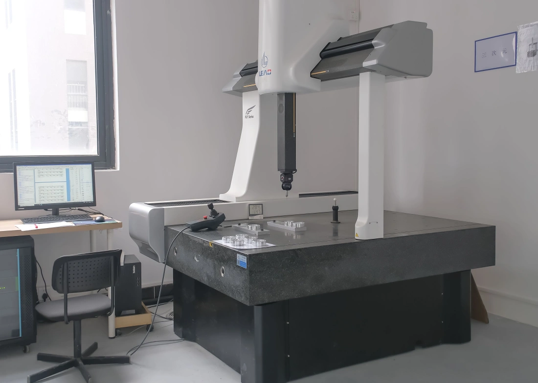 CMM inspection machine measuring CNC machined parts