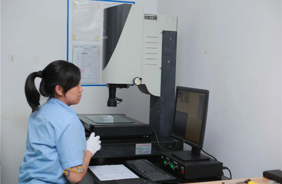 2D vision measurement system inspecting small precision parts