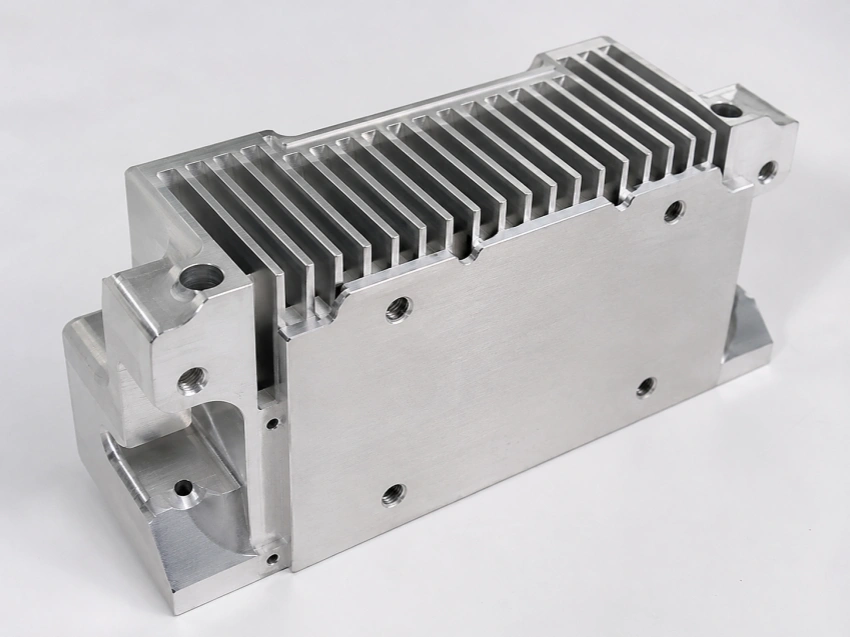 Aluminum heat sink CNC machining challenges with thin fins deep slots and flat thermal base